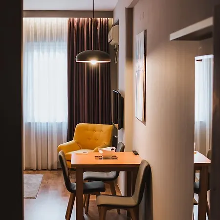 Apartment Plaza *